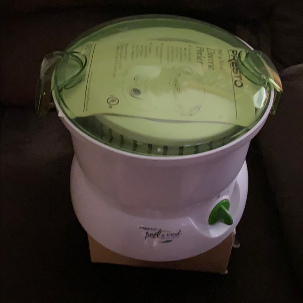 Electric peeler